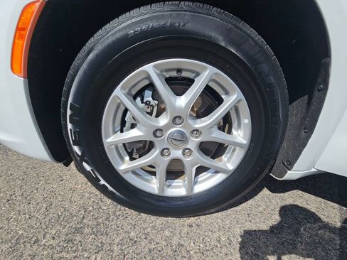 Used 2023 Chrysler Pacifica Touring-L FWD image 24