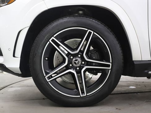 Used 2023 Mercedes-Benz GLS 580 4MATIC image 34