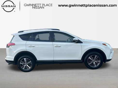 Used 2018 Toyota RAV4 XLE image 4