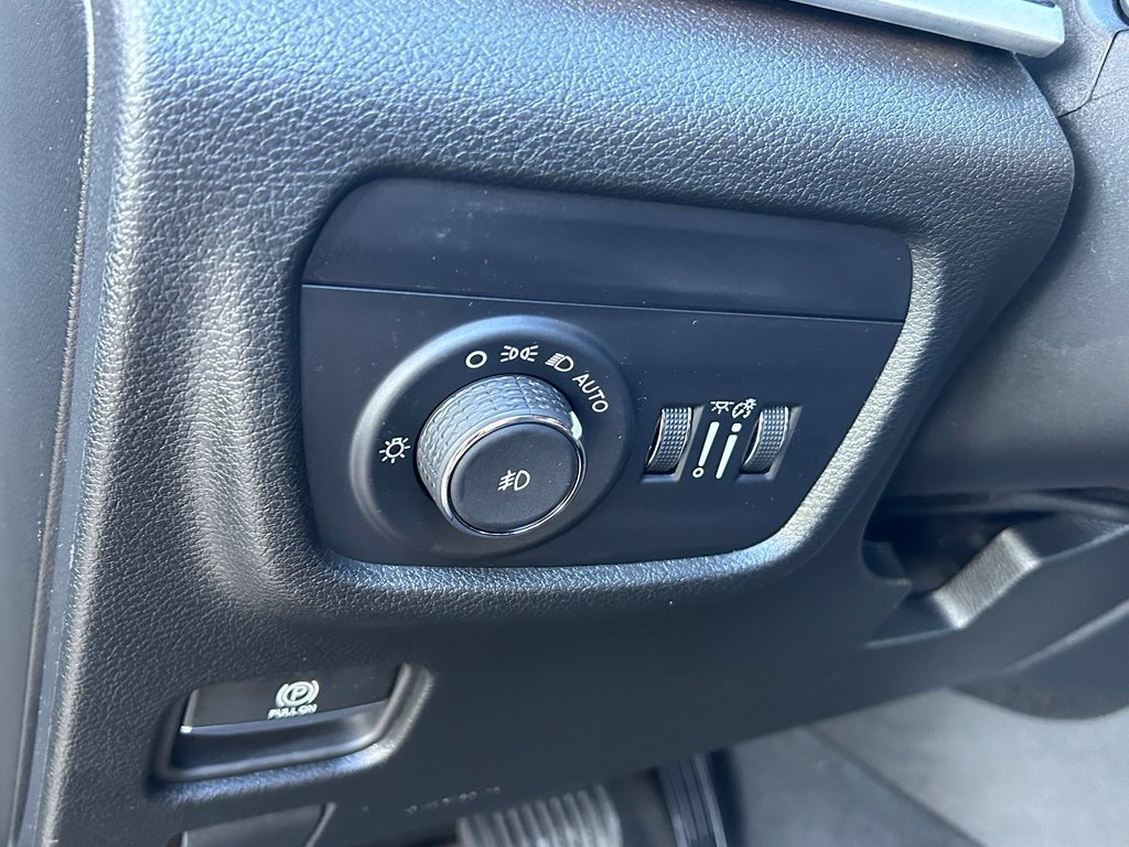 Certified 2025 Jeep Grand Cherokee Limited RWD image 19