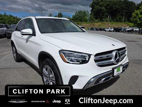 Used 2022 Mercedes-Benz GLC 300 4MATIC image 3