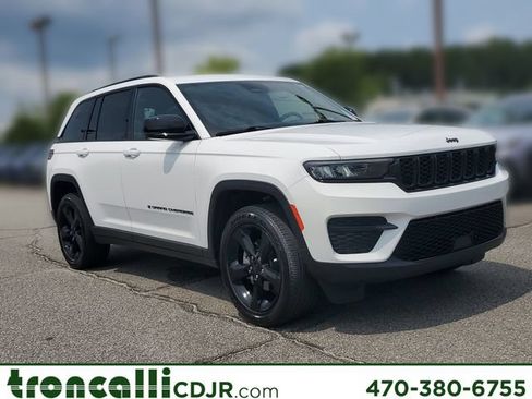 Certified 2024 Jeep Grand Cherokee Altitude RWD image 1