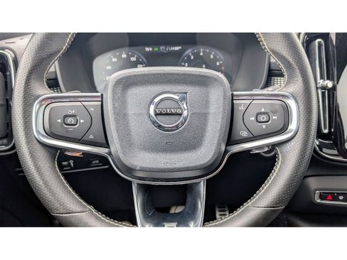 Used 2019 Volvo XC40 T5 R-Design image 20