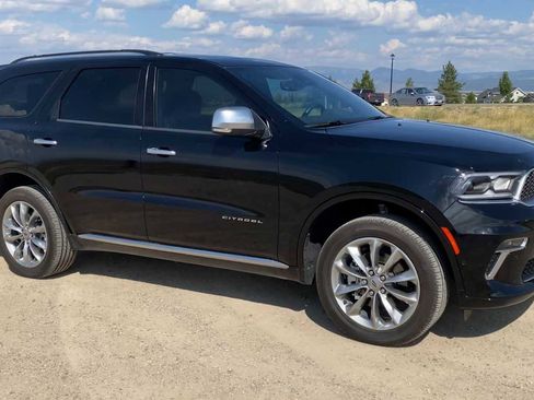 Certified 2023 Dodge Durango Citadel image 2
