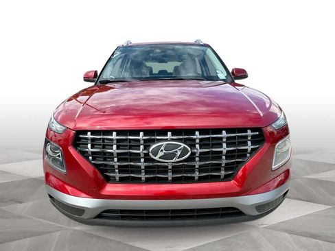Used 2025 Hyundai Venue SEL FWD image 3