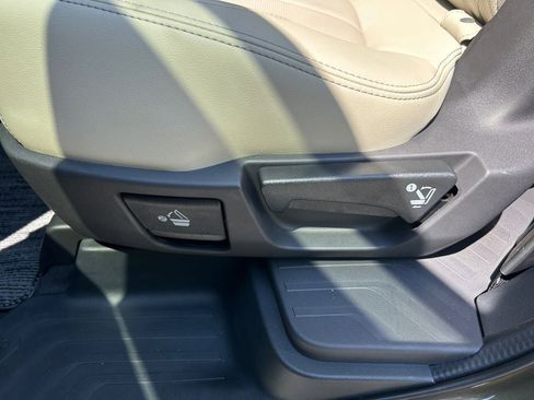 Certified 2025 Subaru Ascent Limited image 31