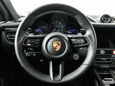 Certified 2026 Porsche Macan AWD/4WD image 9