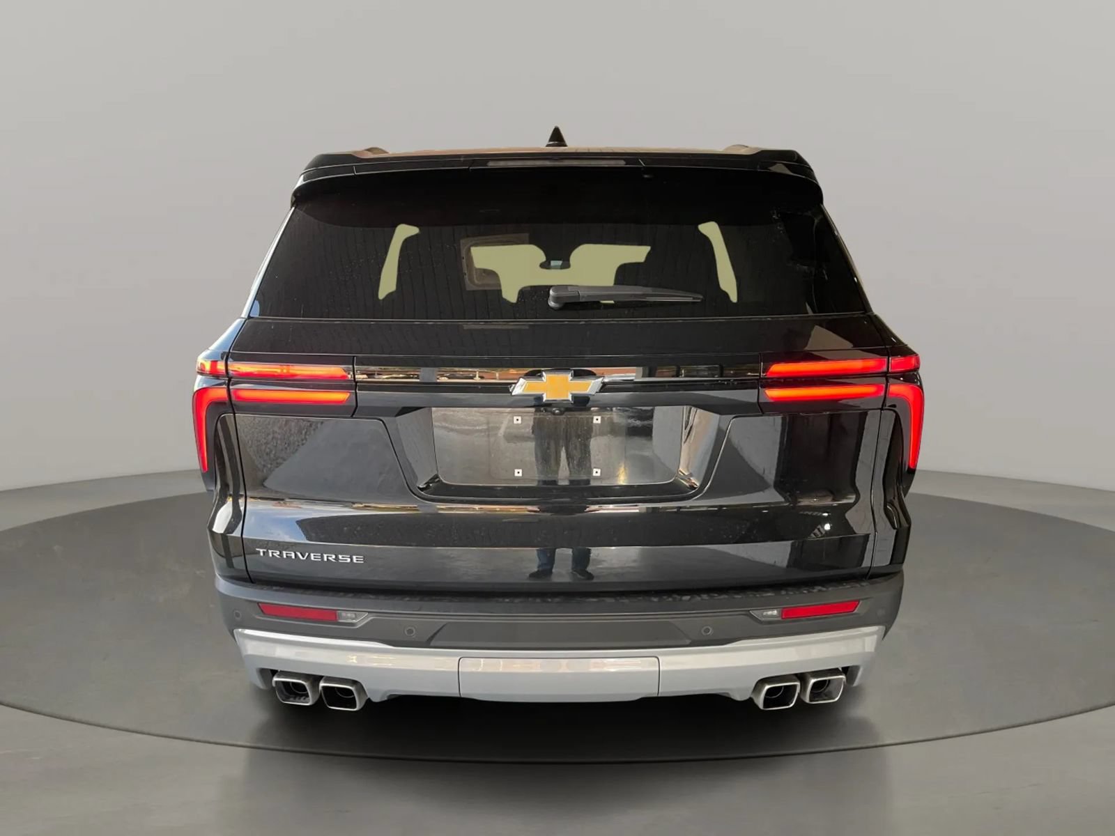 Used 2025 Chevrolet Traverse LT w/ Enhanced Driving Package FWD image 4