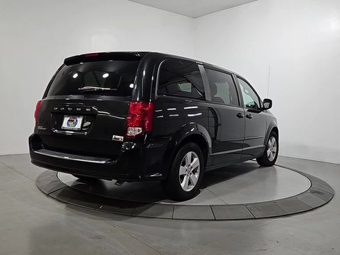 Used 2017 Dodge Grand Caravan SE w/ Power Window Group FWD image 5
