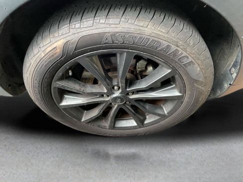 Used 2017 Ford Explorer XLT w/ Equipment Group 202A FWD image 18