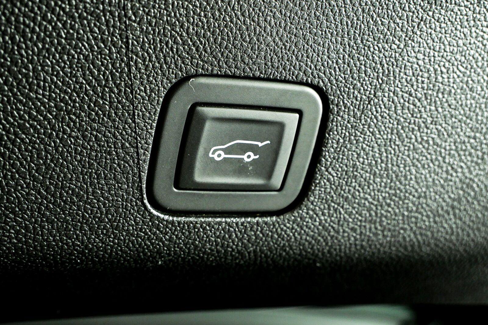 Used 2025 Cadillac Escalade Sport Platinum w/ LPO, ONYX Package AWD/4WD image 37