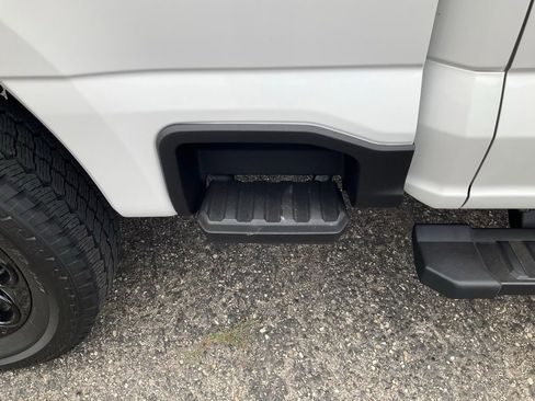 Certified 2025 Ford F350 Lariat w/ Black Appearance Package image 16