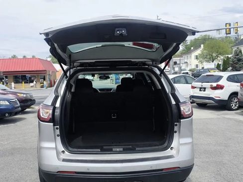 Used 2016 Chevrolet Traverse LT image 6