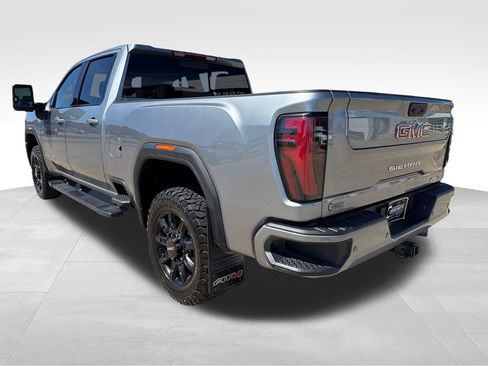 Used 2025 GMC Sierra 2500 AT4 AWD/4WD image 4