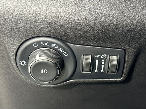 Used 2024 Jeep Compass Latitude AWD/4WD image 10