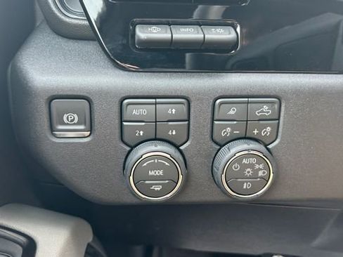 New 2026 Chevrolet Silverado 2500 ZR2 image 22