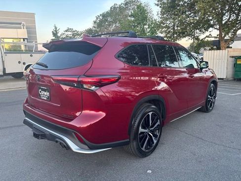 Used 2021 Toyota Highlander XSE AWD/4WD image 6