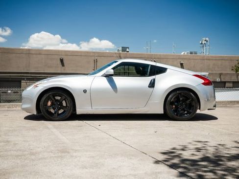 Used 2009 Nissan 370Z Touring w/ Sport Pkg image 50
