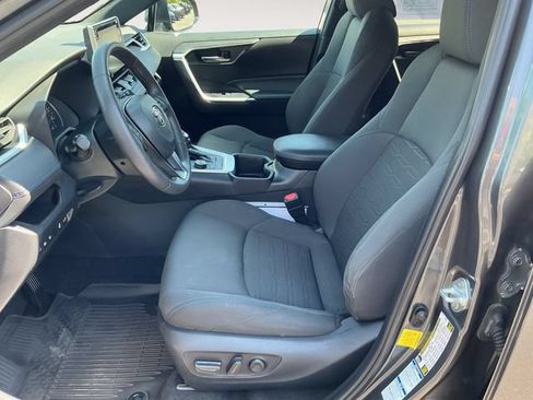 Certified 2022 Toyota RAV4 SE w/ Convenience Package AWD/4WD image 10