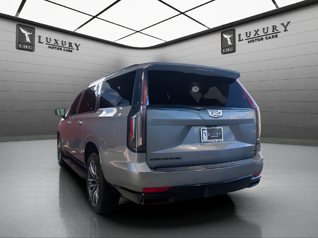 Used 2022 Cadillac Escalade ESV Sport w/ LPO, ONYX Package AWD/4WD image 6