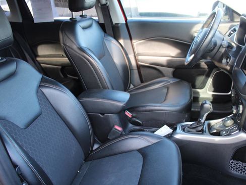 Used 2019 Jeep Compass Latitude w/ Popular Equipment Group image 4