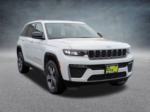 New 2026 Jeep Grand Cherokee Limited AWD/4WD image 1