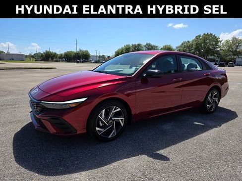 Used 2025 Hyundai Elantra SEL image 7