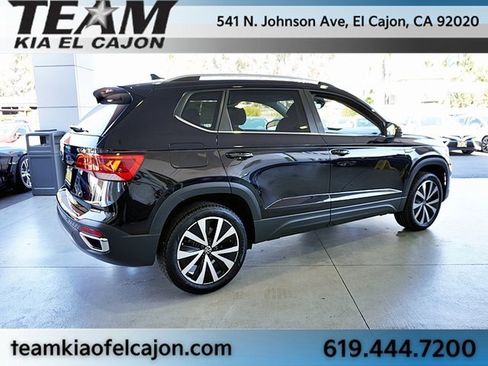Used 2024 Volkswagen Taos SE image 8