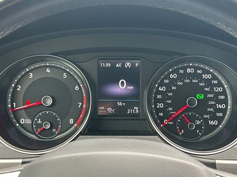 Used 2020 Volkswagen Atlas Cross Sport SE w/ Towing Package image 23