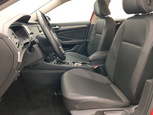 Used 2019 Volkswagen Jetta SE FWD image 17