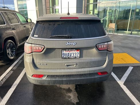 Used 2023 Jeep Compass Sport image 3