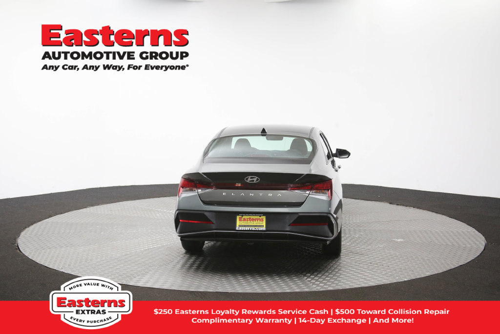 Used 2024 Hyundai Elantra SEL FWD image 37