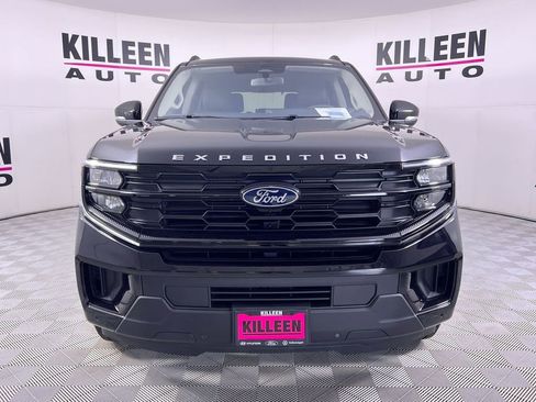 New 2025 Ford Expedition Active image 2