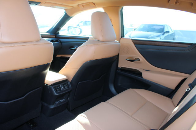 Certified 2023 Lexus ES 350 w/ Premium Package FWD image 9
