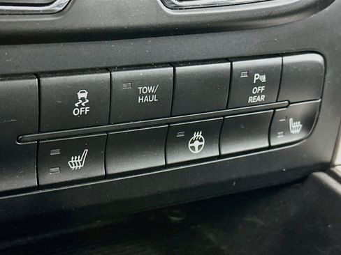 Used 2020 RAM 1500 Classic SLT w/ Luxury Group RWD image 26