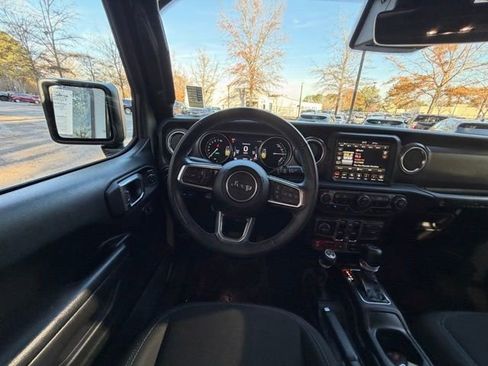 Used 2022 Jeep Wrangler Rubicon w/ Cold Weather Group image 8