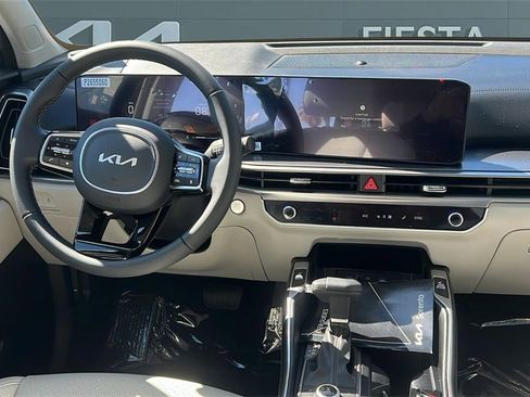 New 2025 Kia Sorento EX w/ Panoramic Sunroof Package image 15