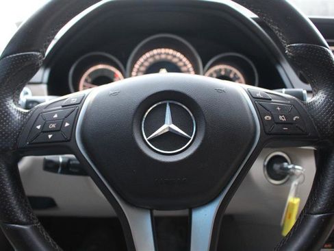 Used 2016 Mercedes-Benz E 350 4MATIC Sedan w/ Premium Package image 15