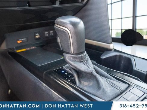 Used 2025 Toyota Camry SE FWD image 7