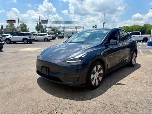 Used 2024 Tesla Model Y Long Range AWD/4WD image 7