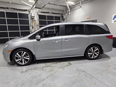 Used 2023 Honda Odyssey Touring image 4