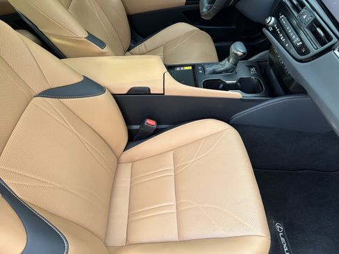 Certified 2024 Lexus ES 300h Ultra Luxury w/ Accessory Package (Z2) FWD image 37
