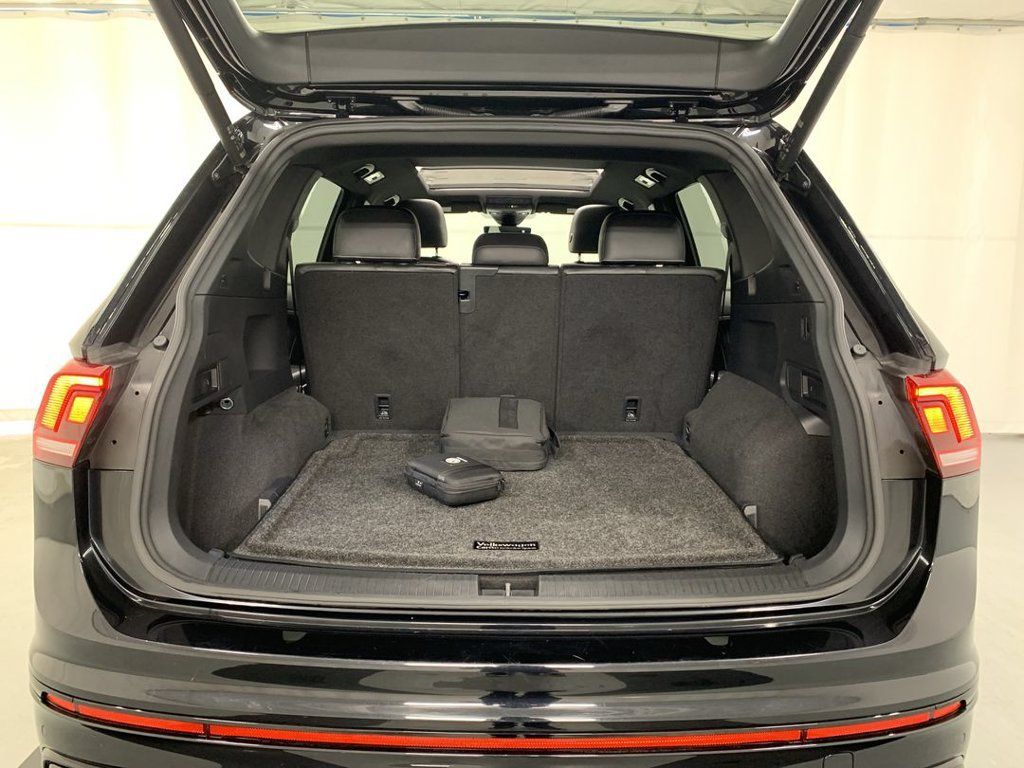 Used 2022 Volkswagen Tiguan SE R-Line AWD/4WD image 22