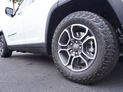 Used 2022 Jeep Grand Cherokee Trailhawk image 6