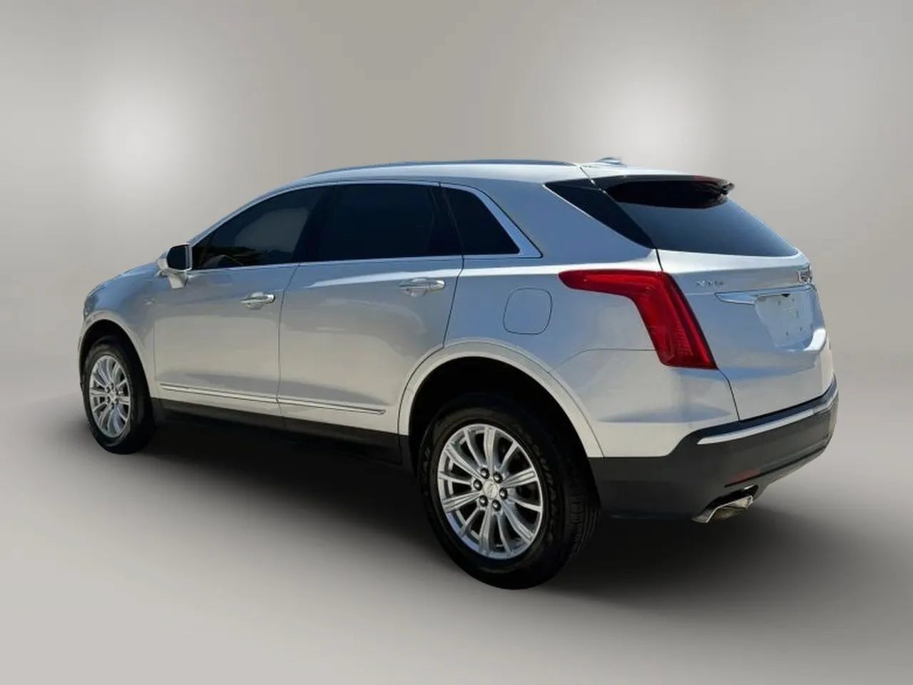 Used 2018 Cadillac XT5 FWD image 7