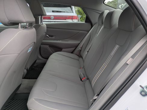 Certified 2025 Hyundai Elantra Sport image 12