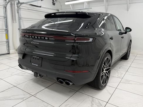 Certified 2026 Porsche Cayenne Coupe AWD/4WD image 12