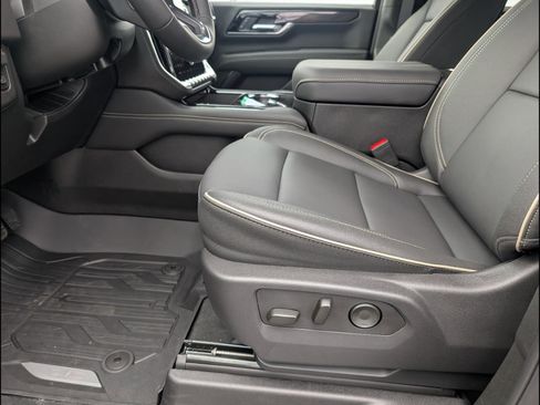 New 2026 GMC Yukon XL Elevation w/ Elevation Premium Package image 11