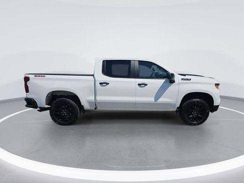 Used 2024 Chevrolet Silverado 1500 Custom Trail Boss w/ LPO, Dark Essentials Package AWD/4WD image 2