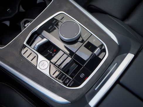 Used 2026 BMW X5 xDrive50e w/ Premium Package image 19